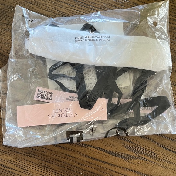 Very sexy tassel v string panty - Picture 5 of 7